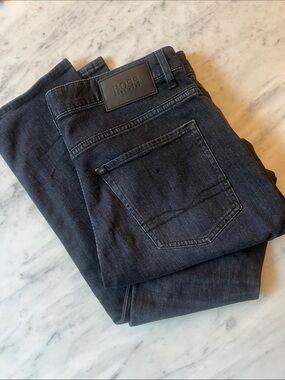 Hugo Boss Men’s Black Straight Jeans